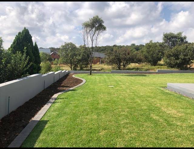 4 BEDROOM HOUSE FOR SALE IN WATERLAKE FARM LIFESTYLE ESTATE